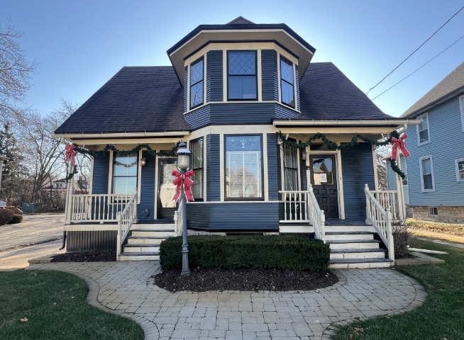 Achieve your brightest smile at The Chicago Center for Cosmetic & Implant Dentistry